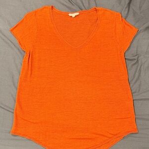 Eileen Fisher 100% Line Vibrant Orange Knit V-Neck Tee Small Airy Summer Top